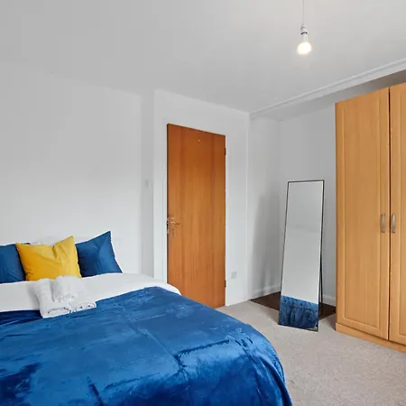 Luxurious 2-Bedroom Haven In Vibrant Robinhood: Ideal For Business Or Leisure Stay Nottingham Exterior foto