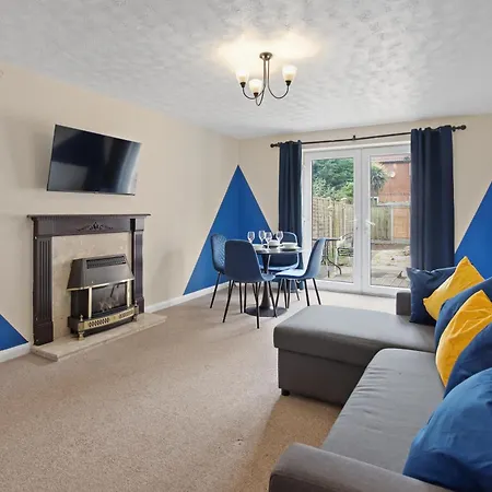 Luxurious 2-Bedroom Haven In Vibrant Robinhood: Ideal For Business Or Leisure Stay Nottingham Exterior foto