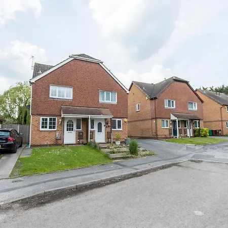 Luxurious 2-Bedroom Haven In Vibrant Robinhood: Ideal For Business Or Leisure Stay Nottingham Exterior foto