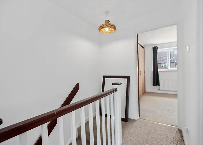 Luxurious 2-Bedroom Haven In Vibrant Robinhood: Ideal For Business Or Leisure Stay