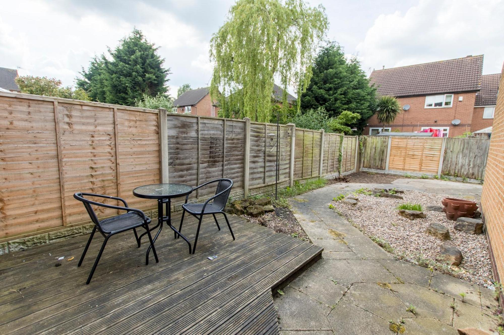 Luxurious 2-bedroom Haven In Vibrant Robinhood: Ideal For Business Or Leisure Vakantiehuis Nottingham